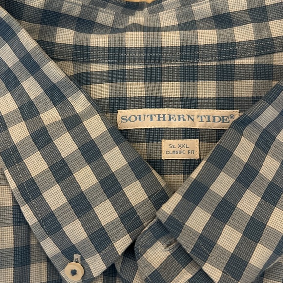 Bundle of 4 button down shirts - fit like XXL - Picture 2 of 11